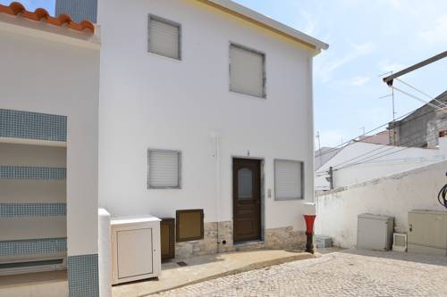 Imagen de los exteriores del Holidays Nazaré Centro. Foto 11