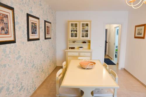 Imagen de los interiores del Holidays Nazaré marginal. Foto 9