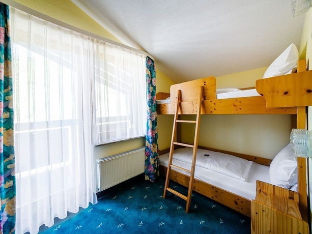 Imagen de la habitación del Holzschuh Schwarzwaldhotel. Foto 11