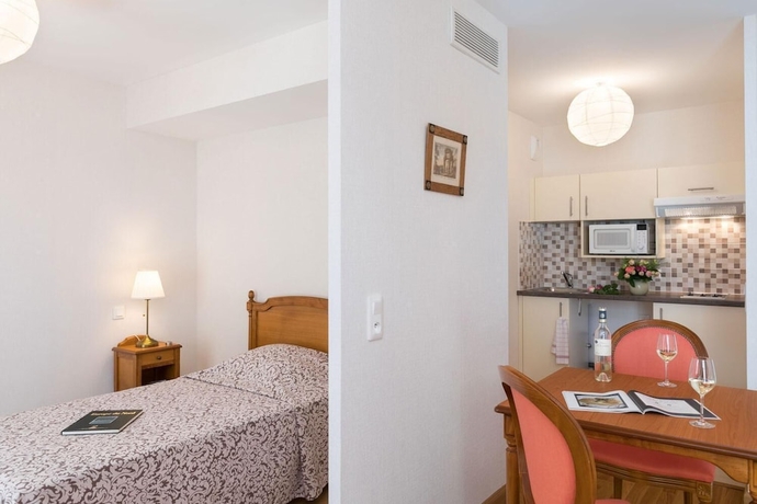 Imagen de la habitación del Home M&eacute;dicis Les Petites Roches. Foto 10