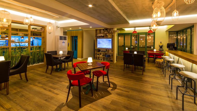 Imagen de los interiores del Honeymoon Hotel. Foto 18