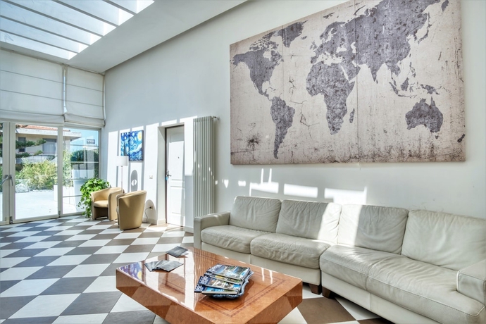 Imagen de los interiores del Horizon Suites. Foto 15