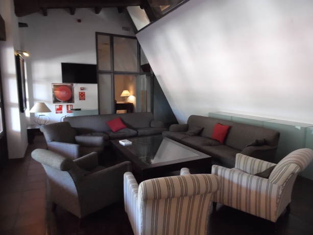 Imagen de los interiores del Hospederia Palacio La Iglesuela Del Cid. Foto 4