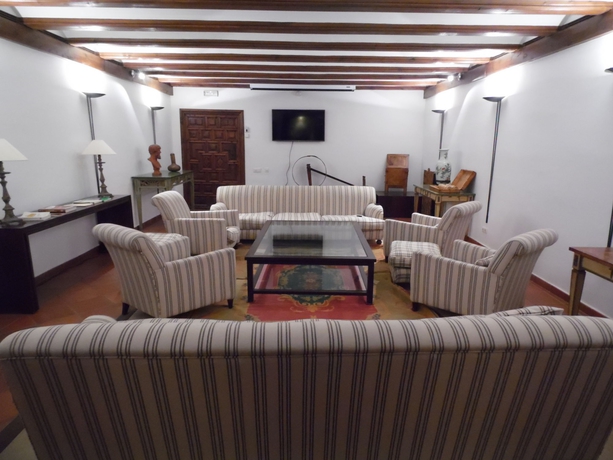 Imagen de los interiores del Hospederia Palacio La Iglesuela Del Cid. Foto 10