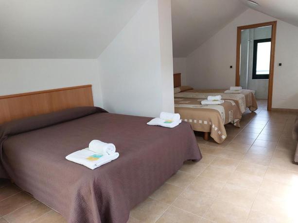 Imagen de la habitación del Hospeder&iacute;a Externa del Monasterio. Foto 5