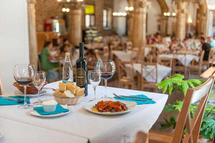 Imagen general del Hospedería Santuari de Lluc. Foto 3