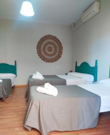 Imagen de la habitación del Hostal Cristina, Chipiona. Foto 19