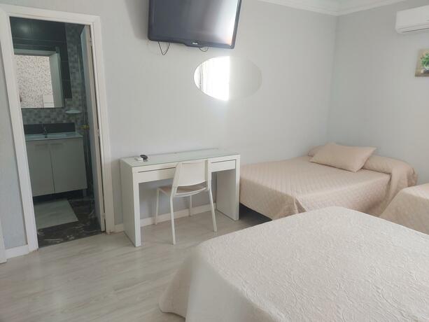 Imagen general del Hostal Fuente del Pino. Foto 6