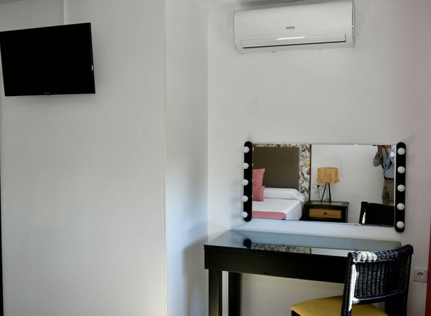 Imagen general del Hostal Garden Rous. Foto 17