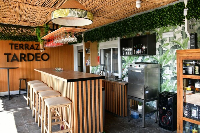 Imagen general del Hostal Garden Rous. Foto 20