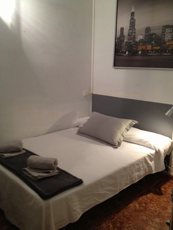 Imagen de la habitación del Hostalet De Barcelona. Foto 10