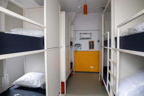 Imagen de la habitación del Hostel & Bar De Basis. Foto 19