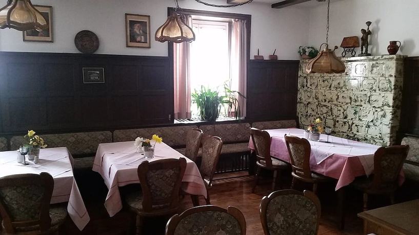 Imagen del bar/restaurante del Hostel zum L&ouml;wen, Todtmoos. Foto 7
