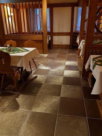 Imagen de los interiores del Hostel zum L&ouml;wen, Todtmoos. Foto 16