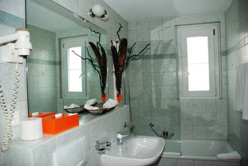 Imagen de la habitación del Hostellerie De Gen&egrave;ve, VEVEY . Foto 16