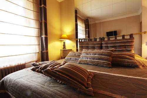 Imagen de la habitación del Hostellerie De La Renaissance. Foto 10