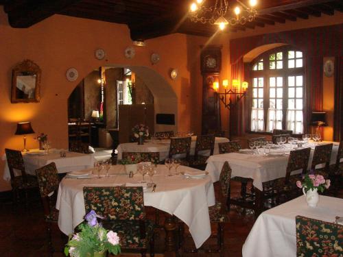 Imagen de la habitación del Hostellerie De Pérouges. Foto 8