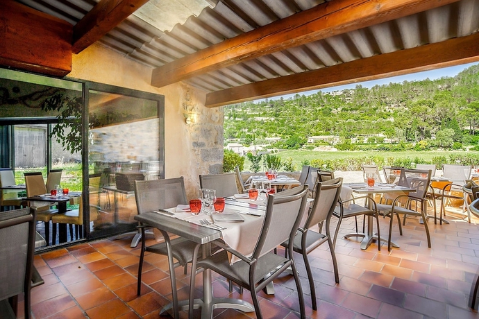Imagen del bar/restaurante del Hostellerie Des Corbi&egrave;res. Foto 4
