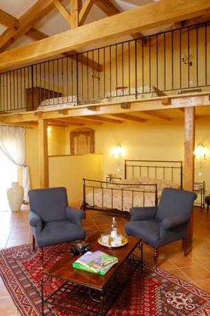 Imagen de la habitación del Hostellerie Le Roy Soleil. Foto 9