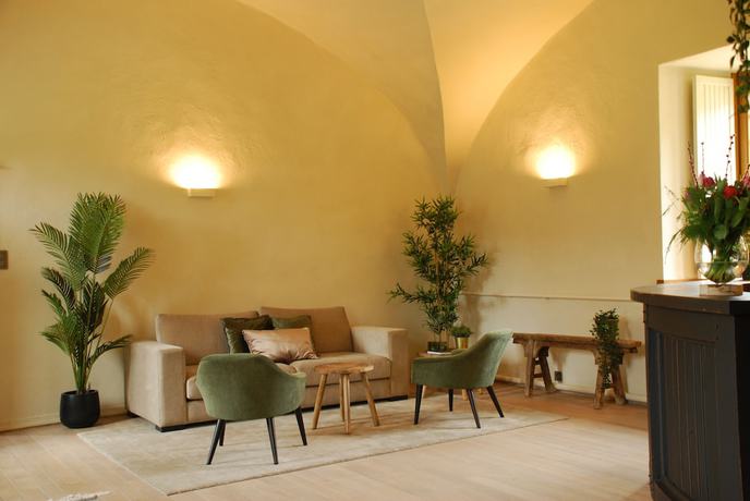 Imagen de los interiores del Hostellerie le Prieur&eacute; de Conques. Foto 19