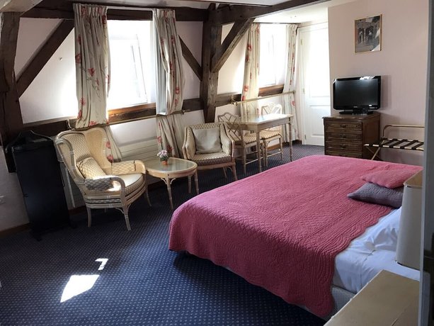 Imagen de la habitación del Hostellerie le Prieur&eacute; de Conques. Foto 7