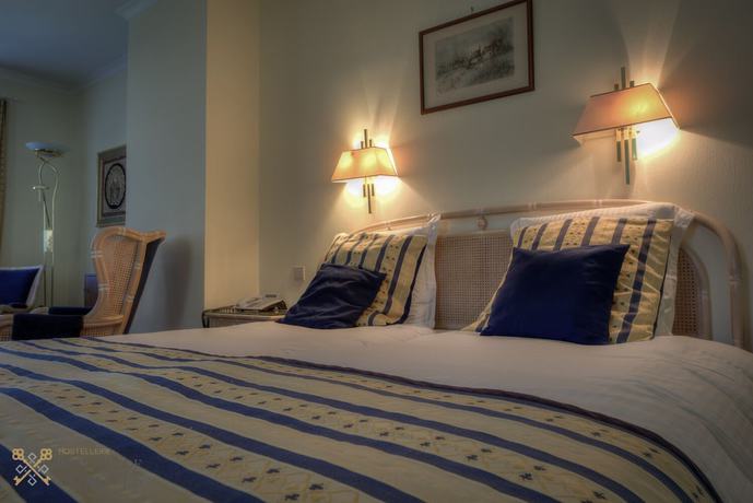Imagen de la habitación del Hostellerie le Prieur&eacute; de Conques. Foto 8