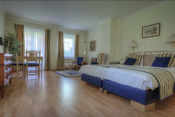 Imagen de la habitación del Hostellerie le Prieur&eacute; de Conques. Foto 9