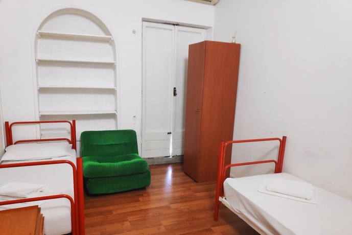 Imagen de la habitación del Hostelroma. Foto 15