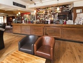 Imagen de los interiores del Hosteria Dartbridge Inn by Greene King Inns. Foto 3