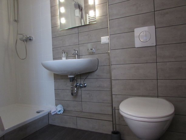 Imagen de la habitación del Hotel 108. Foto 16