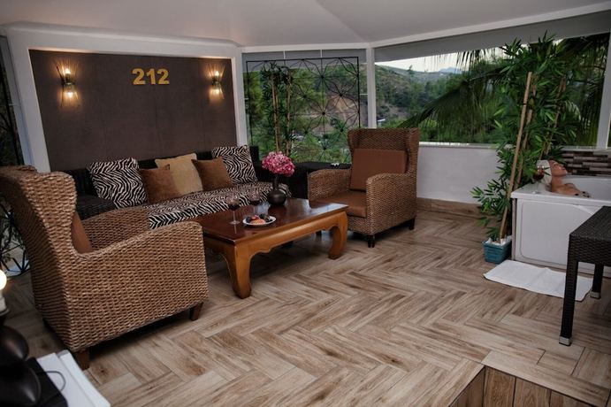 Imagen de la habitación del Hotel 212 Olympos. Foto 11