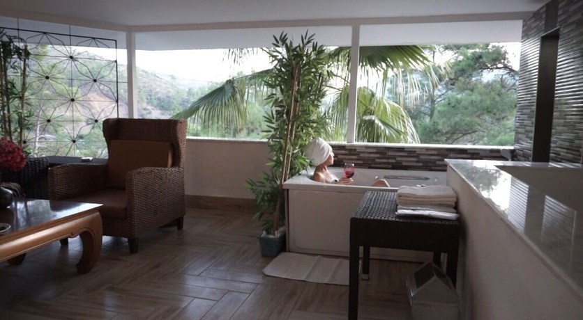 Imagen de la habitación del Hotel 212 Olympos. Foto 19