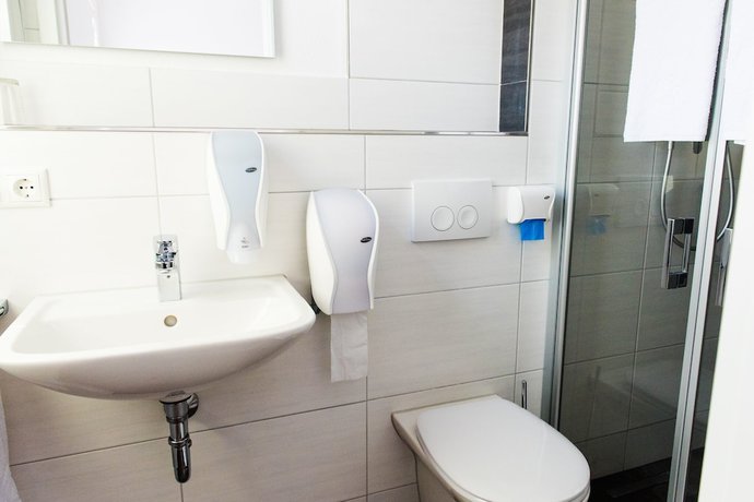 Imagen de la habitación del Hotel 37, Altdorf. Foto 15