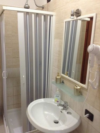 Imagen de la habitación del Hotel 4 Lampioni. Foto 14