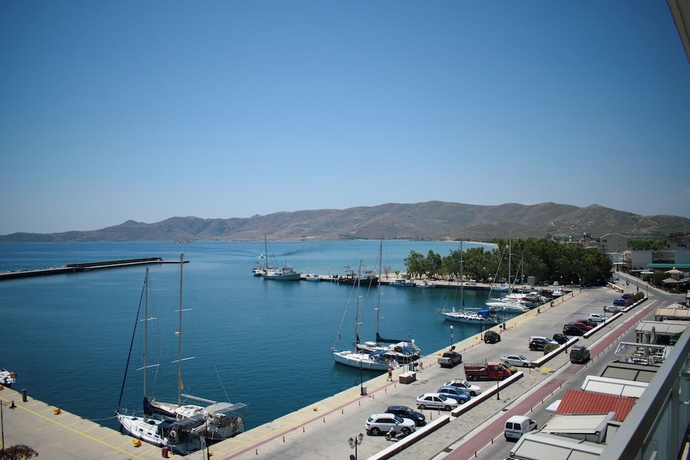 Imagen de los exteriores del Hotel ALS Karystos. Foto 12