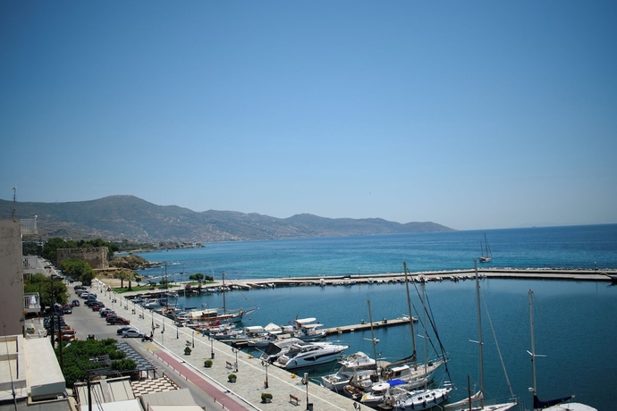 Imagen de los exteriores del Hotel ALS Karystos. Foto 13