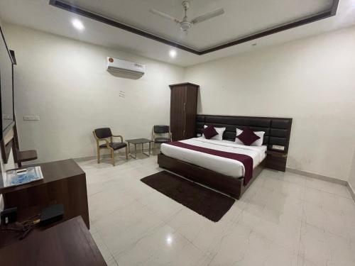 Imagen de la habitación del Hotel AS Royal. Foto 20