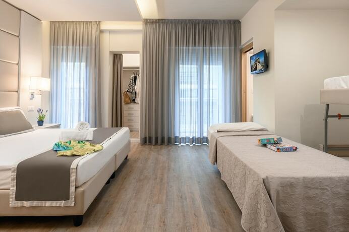 Imagen de la habitación del Hotel ATLAS, Riccione. Foto 15
