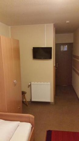 Imagen de la habitación del Hotel Adler, Augsburgo. Foto 5