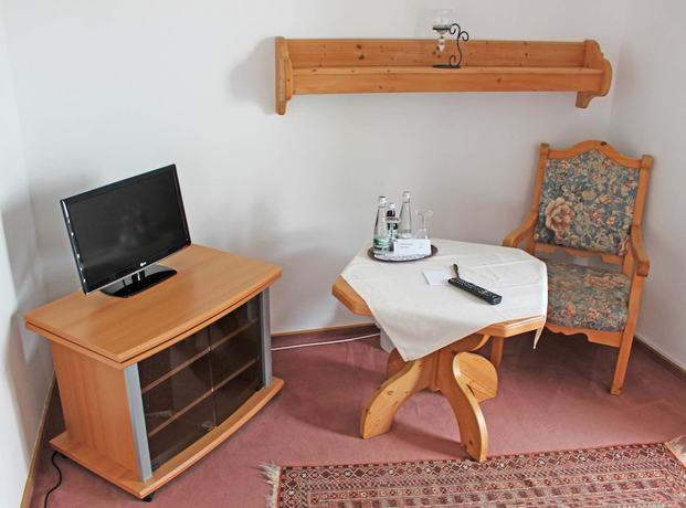 Imagen de la habitación del Hotel Adlerschanze. Foto 5