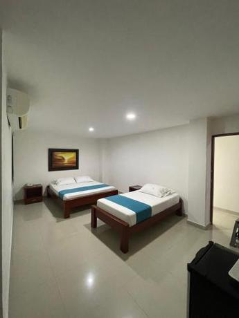 Imagen de la habitación del Hotel Aguamarina. Foto 17