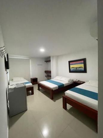 Imagen de la habitación del Hotel Aguamarina. Foto 18
