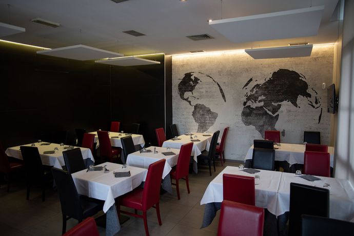 Imagen del bar/restaurante del Hotel Alba. Foto 3