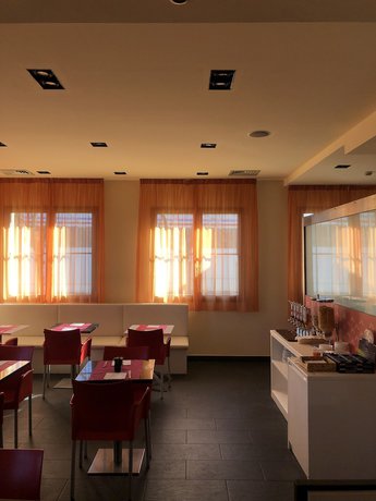 Imagen del bar/restaurante del Hotel Alba. Foto 4