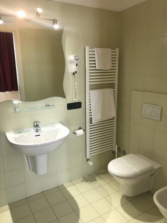 Imagen de la habitación del Hotel Alba. Foto 13