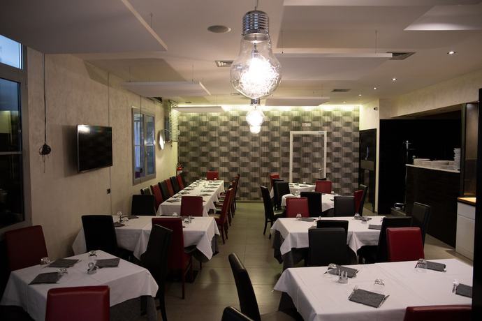 Imagen del bar/restaurante del Hotel Alba. Foto 10