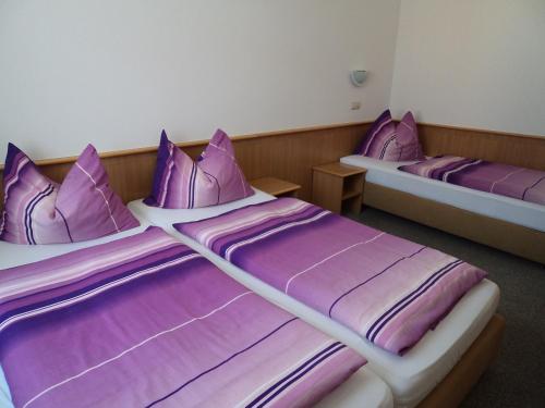 Imagen de la habitación del Hotel Albena - garni Hotel. Foto 6
