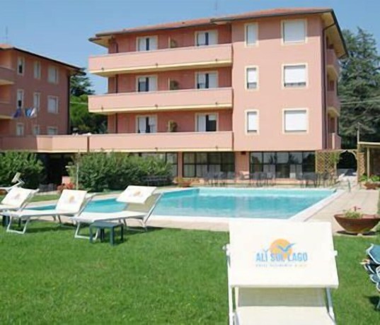 Imagen de la piscina del Hotel Ali Sul Lago. Foto 14