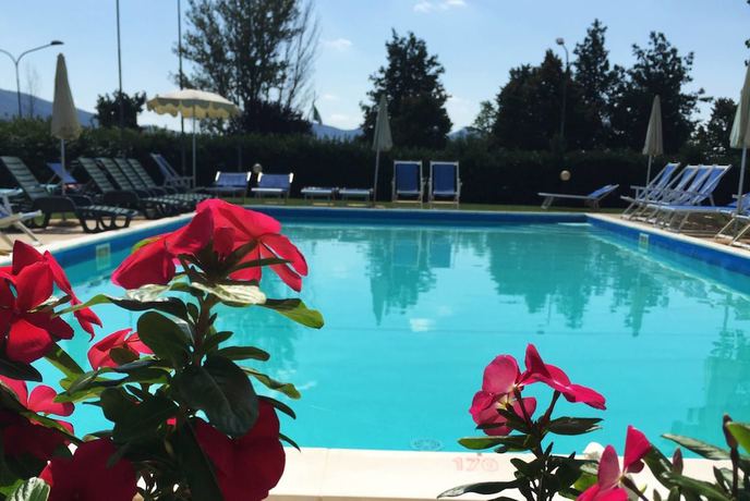Imagen de la piscina del Hotel Ali Sul Lago. Foto 20