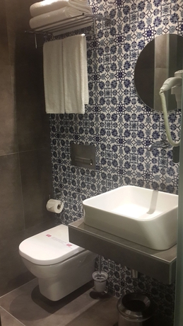 Imagen de la habitación del Hotel Alilass. Foto 6